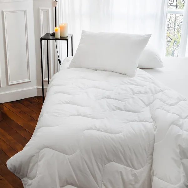 Couette 4 saisons 160x200 cm HARMONIE garnissage fibre polyester 150+300 = 450 g/m2