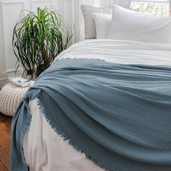 Dessus de lit 270x250 cm BREHAT 100% gaze de coton bleu orage