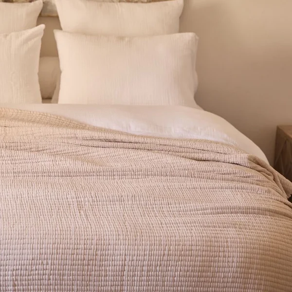 Dessus de lit 270x250 cm en coton lavé SEVILLE blanc latte