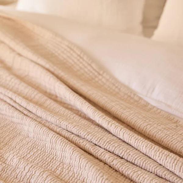 Dessus de lit 270x250 cm en coton lavé SEVILLE blanc latte