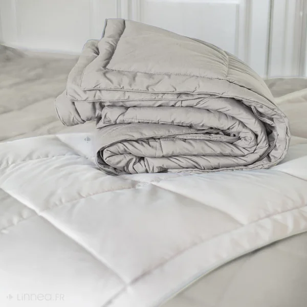 Dessus de lit polyester microfibre 160x240 cm LAZY beige galet 150 g/m2