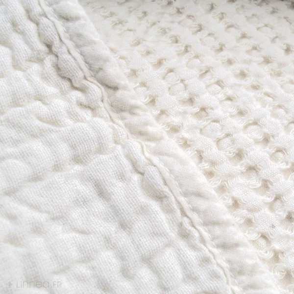 Dessus de lit réversible 180x250 cm JAIPUR en 100% coton blanc