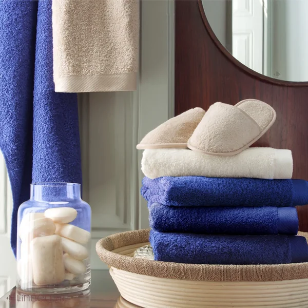 Drap de bain 100x150 cm 100% coton peigné ALBA bleu moyen