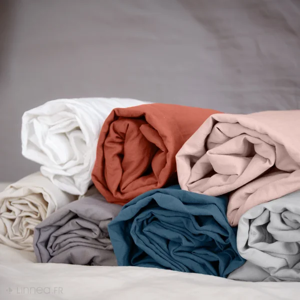 Drap housse uni 140x190 cm MILA 100% polyester micro lavée blanc