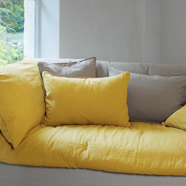 Housse de coussin 45x45 cm 50% lin et 50% coton collection OPERA DECO moutarde