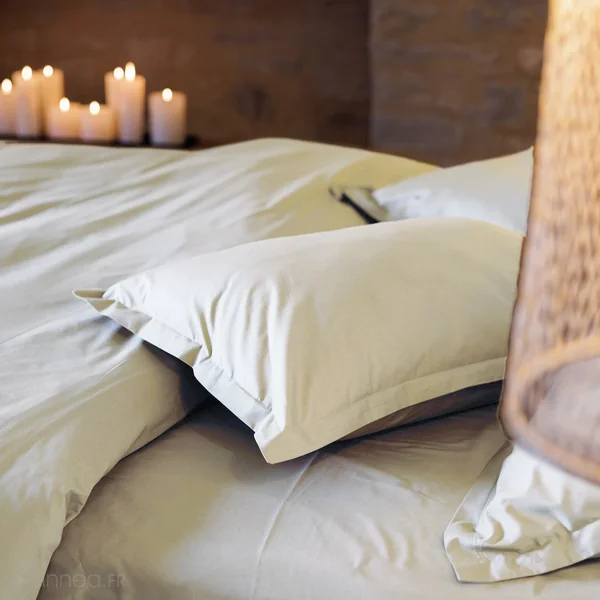 Parure de lit 200x200 cm set 50x70 cm percale MANOIR blanc Naturel