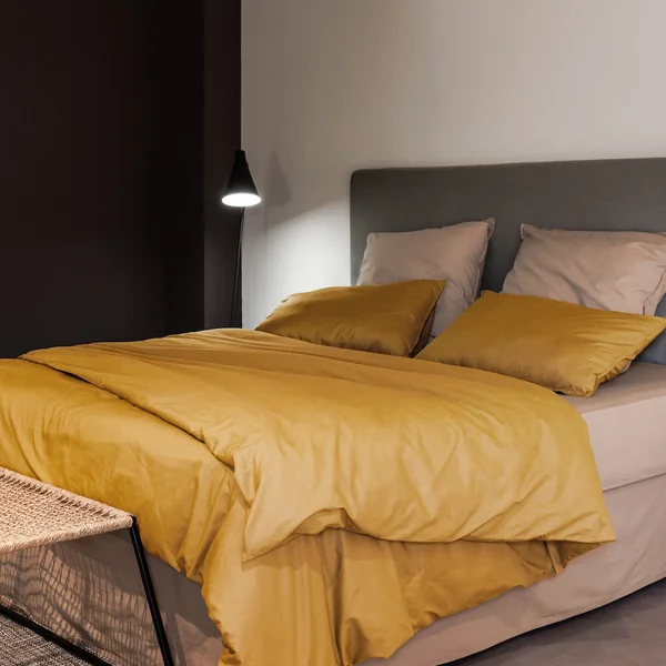 Parure de lit 240x220 cm et 50x70 cm 100% coton lavé PALACE jaune curry 3 pièces