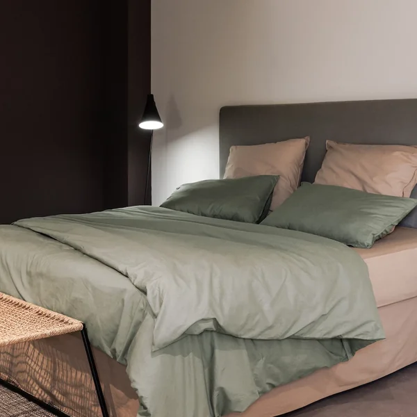 Parure de lit 240x220 cm et 50x70 cm 100% coton lavé PALACE vert laurier 3 pièces