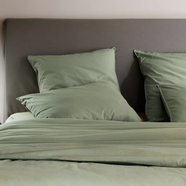Parure de lit 240x220 cm et 50x70 cm 100% coton lavé PALACE vert sauge 3 pièces