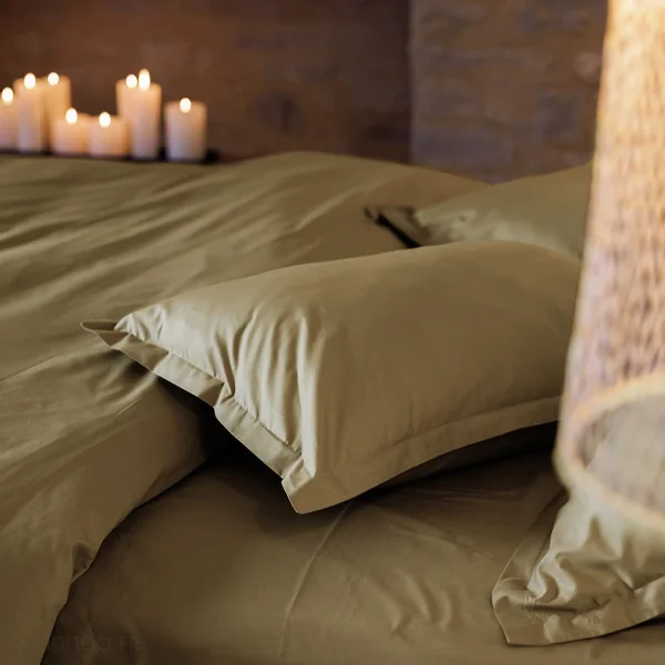 Parure de lit 240x220 cm set 65x65 cm percale MANOIR marron Cognac