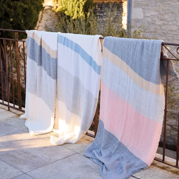 Plaid en triple gaze de coton 150x180 cm LUANDA Gris rose thé