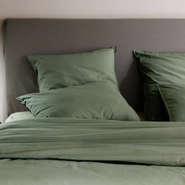 Taie de traversin PALACE pur coton lavé 195x43 cm uni vert mousse