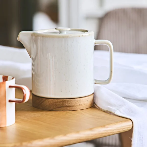 Théière avec filtre blanc moucheté 1.15l en grès et dessous en bois - nordika